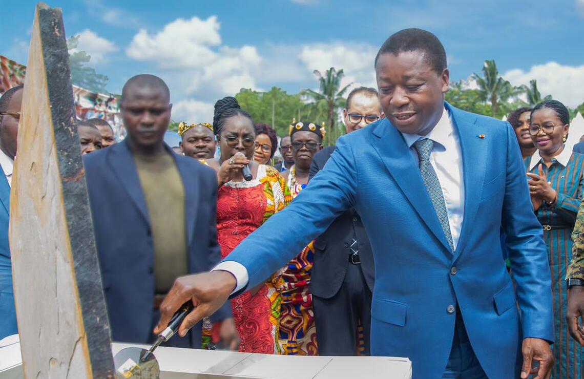 Togo’s president, Faure Gnassingbé laying the cornerstone on June 9 of the future Agricultural Services Center in Kpalimé (Plateaux-Ouest region). Togo’s president, Faure Gnassingbé laying the cornerstone on June 9 of the future Agricultural Services Center in Kpalimé (Plateaux-Ouest region).